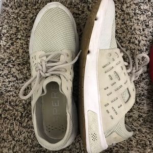 Sport shoes